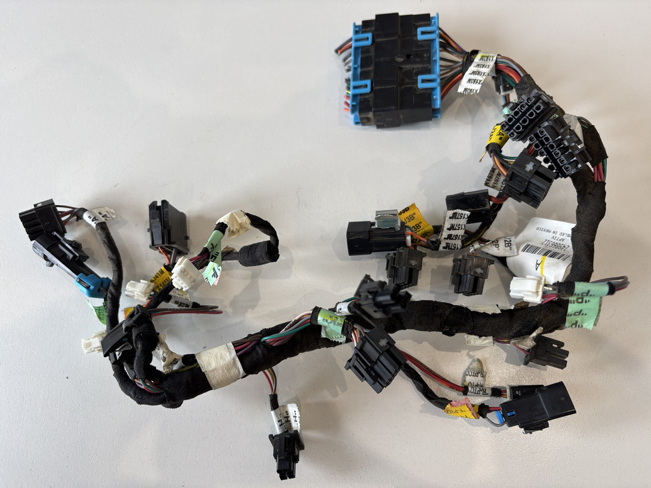 John Deere seria 6000 7000 8000 R - wiązka el. podłokietnika CommandARM RE566687 - Кабелі/ Дроти в категорії Сільськогосподарська техніка: фото 2 John Deere seria 6000 7000 8000 R - wiązka el. podłokietnika CommandARM RE566687 - Кабелі/ Дроти в категорії Сільськогосподарська техніка: фото 2