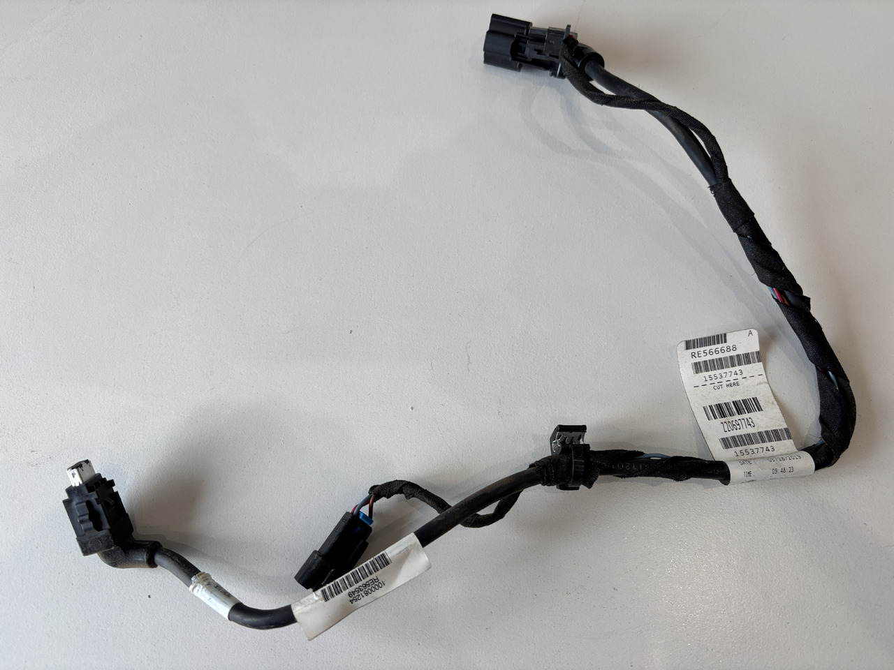 John Deere seria 6000 7000 8000 R - wiązka el. podłokietnika CommandARM RE566688 RE563549 - Кабелі/ Дроти в категорії Сільськогосподарська техніка: фото 3 John Deere seria 6000 7000 8000 R - wiązka el. podłokietnika CommandARM RE566688 RE563549 - Кабелі/ Дроти в категорії Сільськогосподарська техніка: фото 3