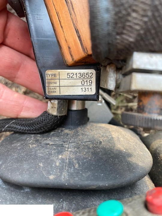 Komatsu Valmet Joystick TYP: / 2145 015 2817 Joistick Sterowanie - Кабіна й інтер'єр в категорії Лісозаготівельна техніка: фото 1 Komatsu Valmet Joystick TYP: / 2145 015 2817 Joistick Sterowanie - Кабіна й інтер'єр в категорії Лісозаготівельна техніка: фото 1