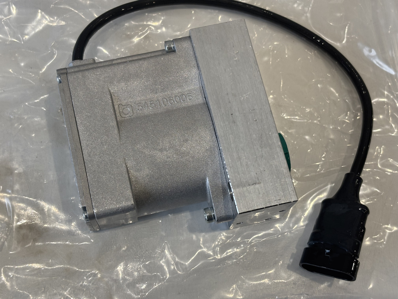 MERLO Cewka Elektrozawór Wysuwu Ramienia 086555 - Гідравлічний клапан в категорії Вантажно-розвантажувальна техніка: фото 4 MERLO Cewka Elektrozawór Wysuwu Ramienia 086555 - Гідравлічний клапан в категорії Вантажно-розвантажувальна техніка: фото 4