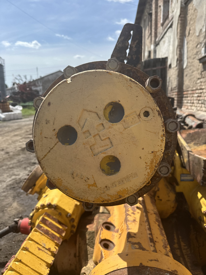 Manitou 1233 , Manitou 1232 zwolnica zwrotnica Piasta koła most napędowy części 10 szpilek - Поворотний кулак в категорії Сільськогосподарська техніка: фото 2 Manitou 1233 , Manitou 1232 zwolnica zwrotnica Piasta koła most napędowy części 10 szpilek - Поворотний кулак в категорії Сільськогосподарська техніка: фото 2