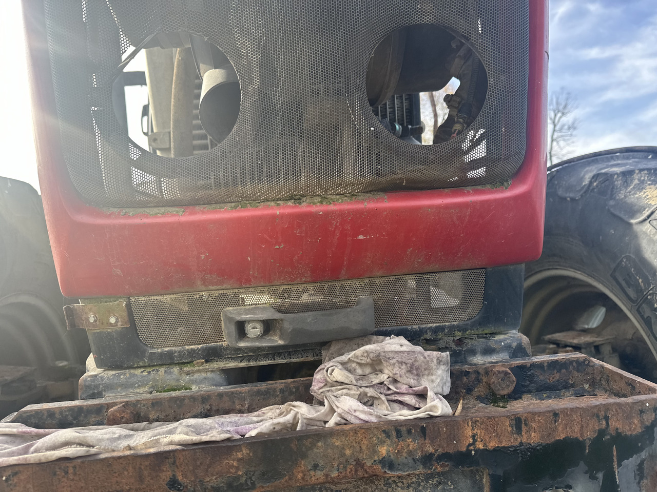 Massey Ferguson 6480 - 6499 grill przedni maska atrapa - Кузов і екстер'єр в категорії Трактори: фото 1 Massey Ferguson 6480 - 6499 grill przedni maska atrapa - Кузов і екстер'єр в категорії Трактори: фото 1