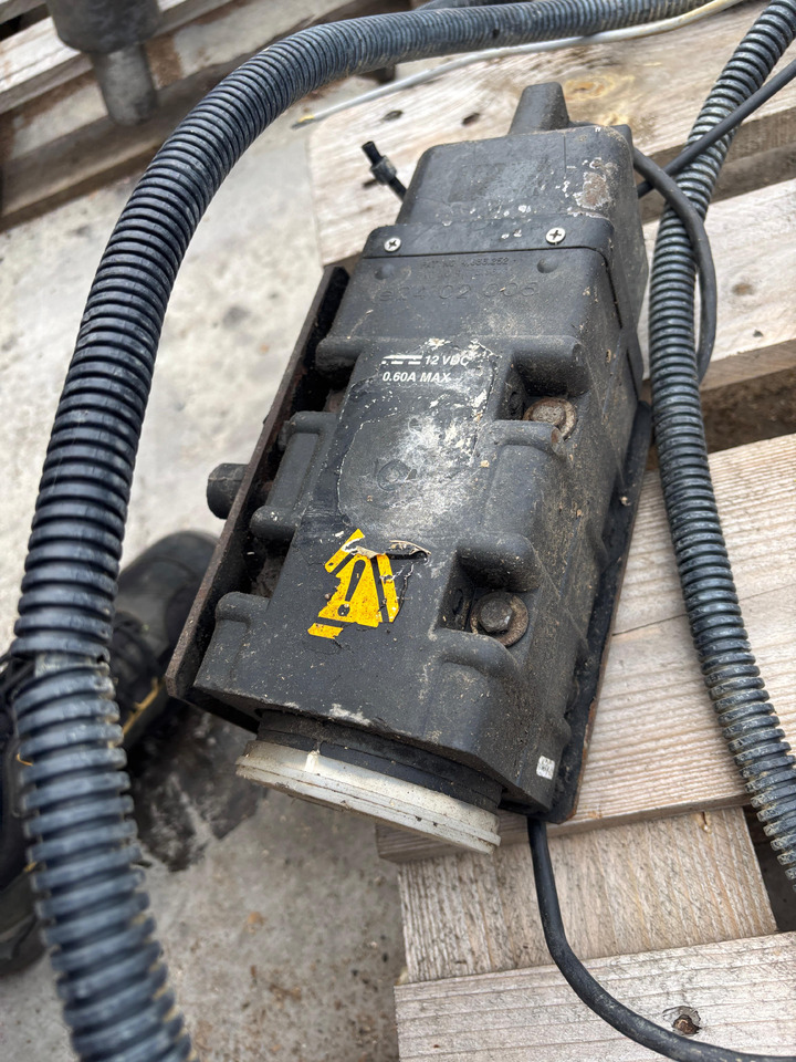 Massey Ferguson, Landini, Claas Radar Sensor Czujnik Prędkości Miernik Areału 3714290M2 - Давач в категорії Сільськогосподарська техніка: фото 2 Massey Ferguson, Landini, Claas Radar Sensor Czujnik Prędkości Miernik Areału 3714290M2 - Давач в категорії Сільськогосподарська техніка: фото 2