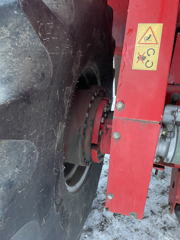 Massey Fergusson MF 30 - kombajn - części kabina sieczkarnia koła most zwolnica - Бортовий редуктор в категорії Сільськогосподарська техніка: фото 5 Massey Fergusson MF 30 - kombajn - części kabina sieczkarnia koła most zwolnica - Бортовий редуктор в категорії Сільськогосподарська техніка: фото 5