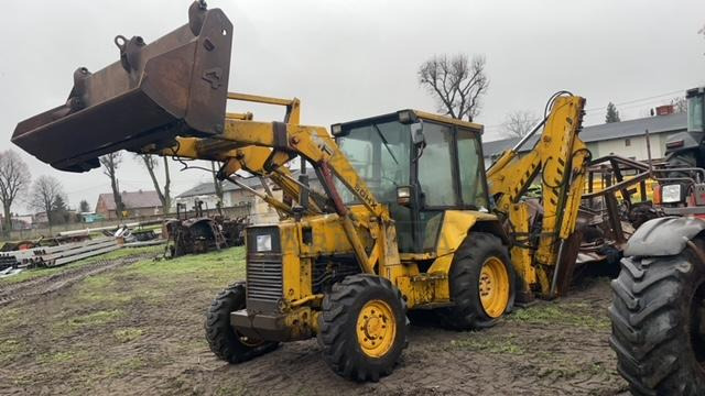 Massey Fergusson MF 50HX HX50 - Łyżka Przednia - Екскаватор-навантажувач: фото 1 Massey Fergusson MF 50HX HX50 - Łyżka Przednia - Екскаватор-навантажувач: фото 1