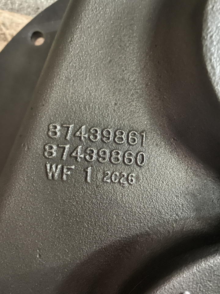 New Holland T8 Case Magnum - element nośny 87439890 - Трансмісія в категорії Сільськогосподарська техніка: фото 3 New Holland T8 Case Magnum - element nośny 87439890 - Трансмісія в категорії Сільськогосподарська техніка: фото 3