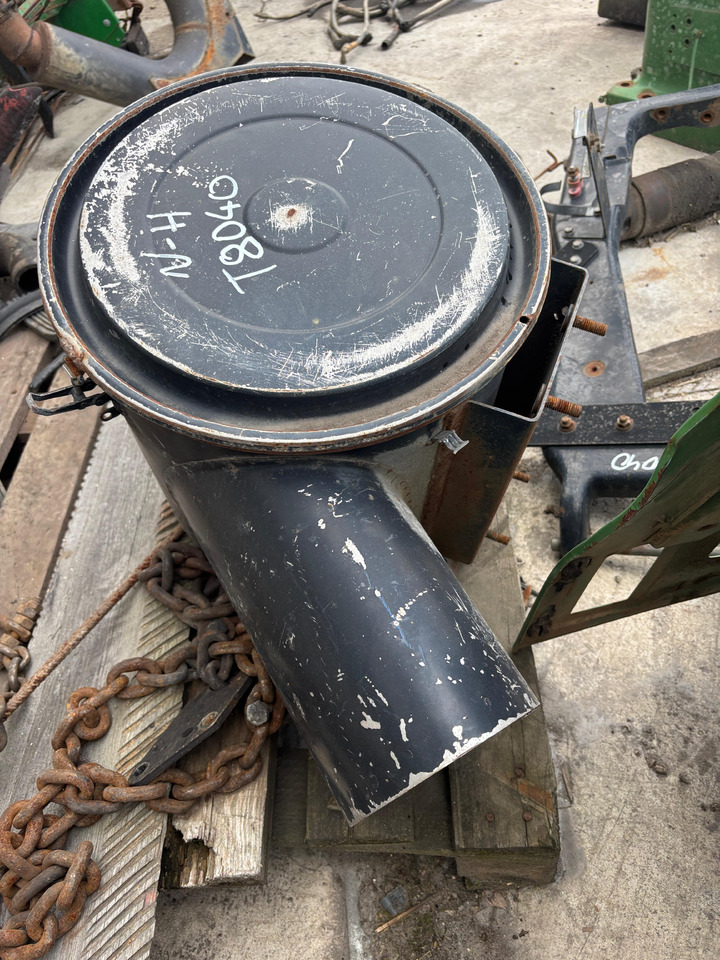 New Holland T8040 Obudowa Filtra Powietrza - Повітряний фільтр в категорії Сільськогосподарська техніка: фото 1 New Holland T8040 Obudowa Filtra Powietrza - Повітряний фільтр в категорії Сільськогосподарська техніка: фото 1