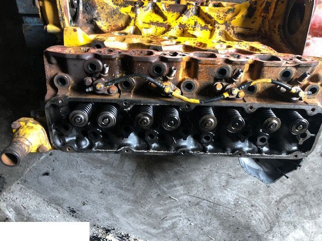 Sanderson Ford BSD 444 k - Głowica Cylindrów - Головка блоку в категорії Сільськогосподарська техніка: фото 1 Sanderson Ford BSD 444 k - Głowica Cylindrów - Головка блоку в категорії Сільськогосподарська техніка: фото 1