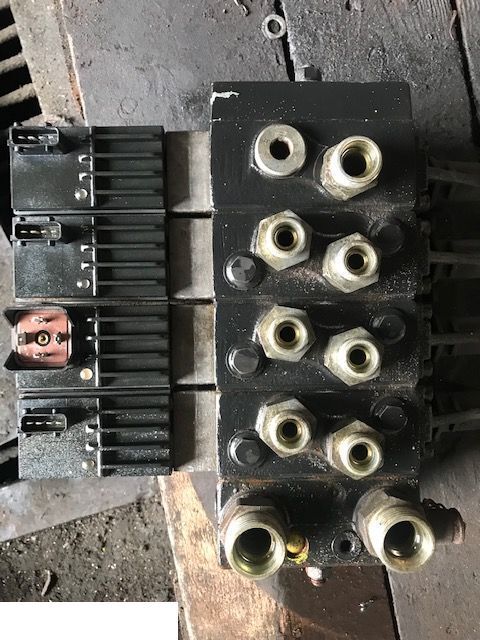 Sauer Danfoss - Elektrozawory - Гідравлічний клапан в категорії Сільськогосподарська техніка: фото 1 Sauer Danfoss - Elektrozawory - Гідравлічний клапан в категорії Сільськогосподарська техніка: фото 1