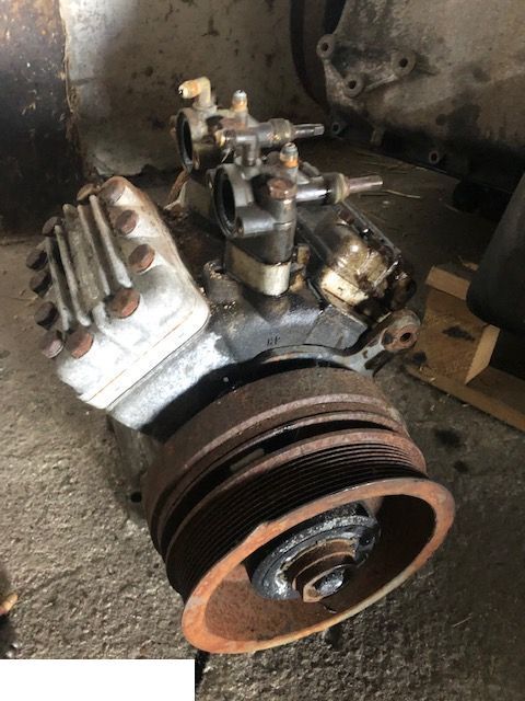 Spręźarka - Kompresor Klimatyzacji Bock FKX40/470K - Компресор кондиціонера в категорії Сільськогосподарська техніка: фото 1 Spręźarka - Kompresor Klimatyzacji Bock FKX40/470K - Компресор кондиціонера в категорії Сільськогосподарська техніка: фото 1