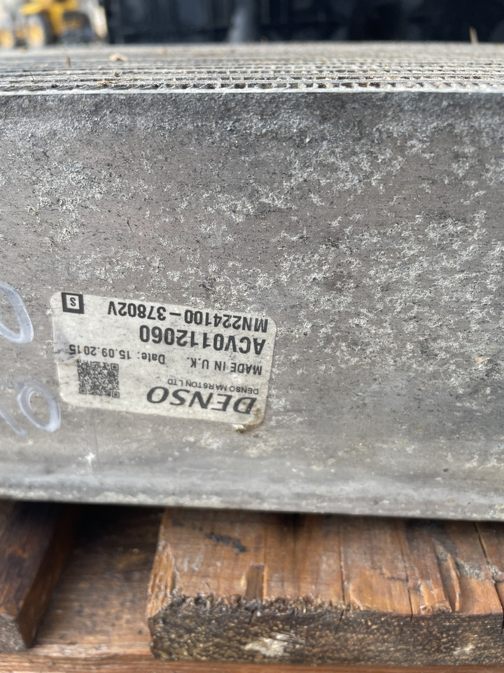 Valtra T144 T154 T174 T194 T214 T234 - chłodnica ACV0118540 - Радіатор в категорії Будівельна техніка: фото 2 Valtra T144 T154 T174 T194 T214 T234 - chłodnica ACV0118540 - Радіатор в категорії Будівельна техніка: фото 2
