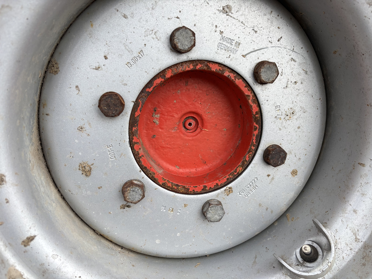 Weidemann 2006 2000rok Felga Opona Koło Przednia Tylna Przód Tył 13.00x17 CZĘŚCI - Колісний диск в категорії Сільськогосподарська техніка: фото 2 Weidemann 2006 2000rok Felga Opona Koło Przednia Tylna Przód Tył 13.00x17 CZĘŚCI - Колісний диск в категорії Сільськогосподарська техніка: фото 2