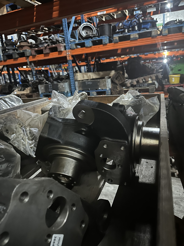 Zwrotnica Carraro 12868 , 12869 , 11811 , - Поворотний кулак в категорії Сільськогосподарська техніка: фото 1 Zwrotnica Carraro 12868 , 12869 , 11811 , - Поворотний кулак в категорії Сільськогосподарська техніка: фото 1