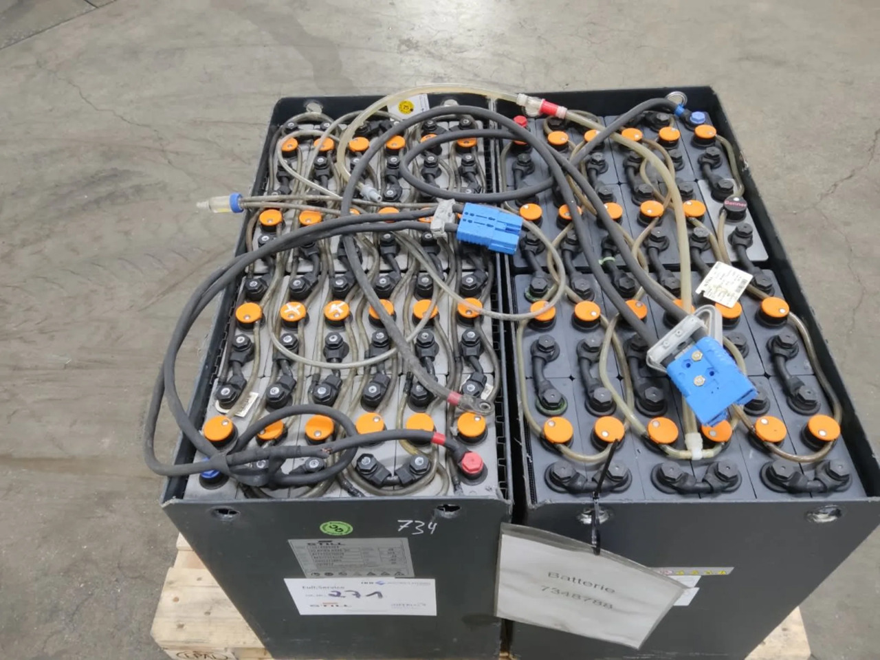 Battery Package 2 pieces - Аккумулятор в категорії Вантажно-розвантажувальна техніка: фото 4 Battery Package 2 pieces - Аккумулятор в категорії Вантажно-розвантажувальна техніка: фото 4