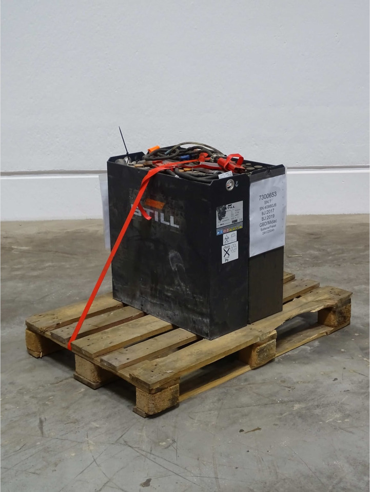 Battery Package 2 pieces - Аккумулятор в категорії Вантажно-розвантажувальна техніка: фото 4 Battery Package 2 pieces - Аккумулятор в категорії Вантажно-розвантажувальна техніка: фото 4