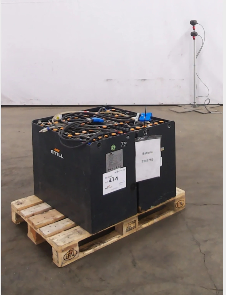 Battery Package 2 pieces - Аккумулятор в категорії Вантажно-розвантажувальна техніка: фото 1 Battery Package 2 pieces - Аккумулятор в категорії Вантажно-розвантажувальна техніка: фото 1