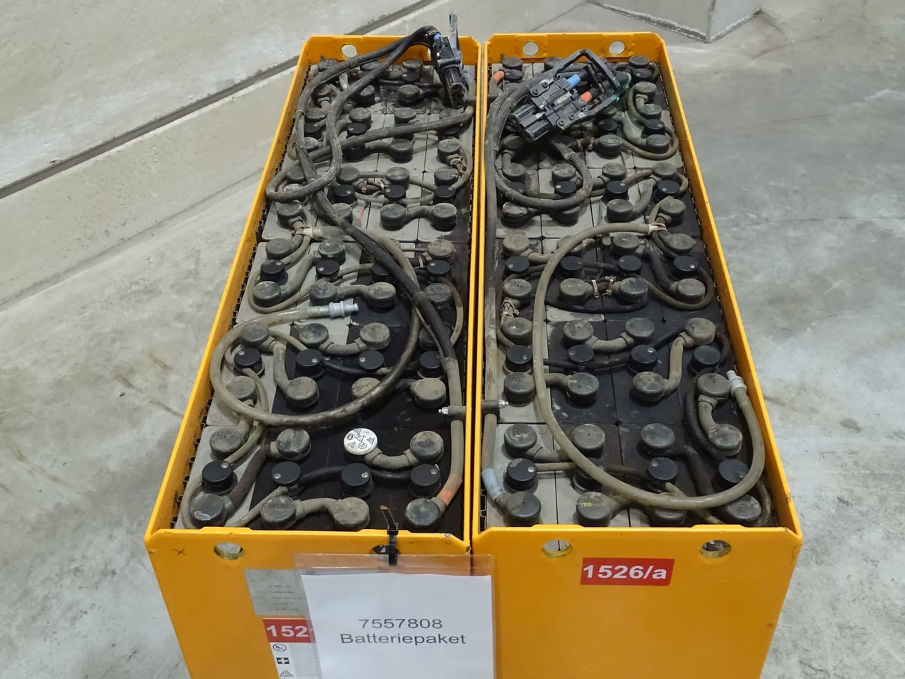 Battery Package 2 pieces - Аккумулятор в категорії Вантажно-розвантажувальна техніка: фото 4 Battery Package 2 pieces - Аккумулятор в категорії Вантажно-розвантажувальна техніка: фото 4