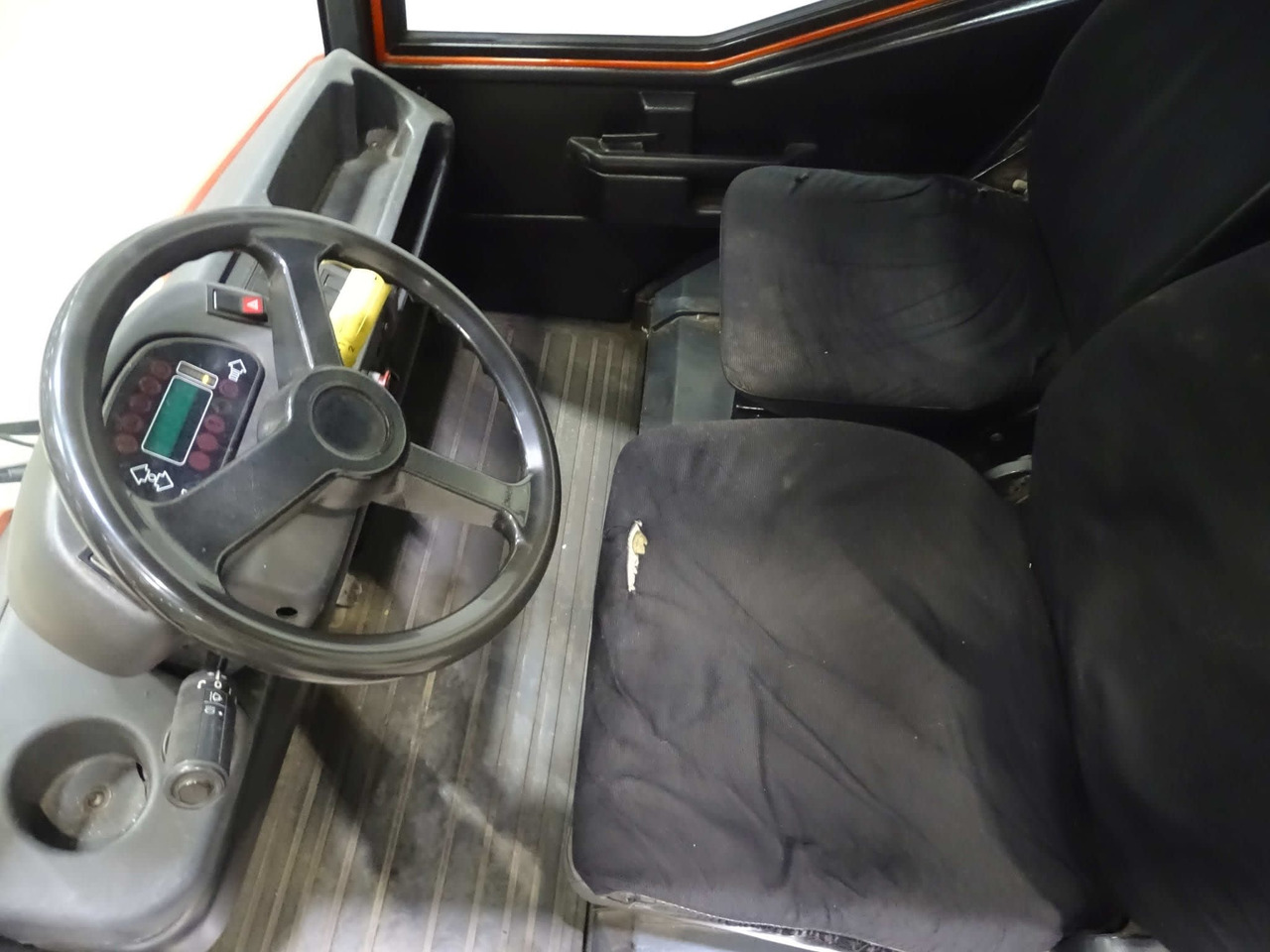 Linde P250 - Складські тягач: фото 3 Linde P250 - Складські тягач: фото 3