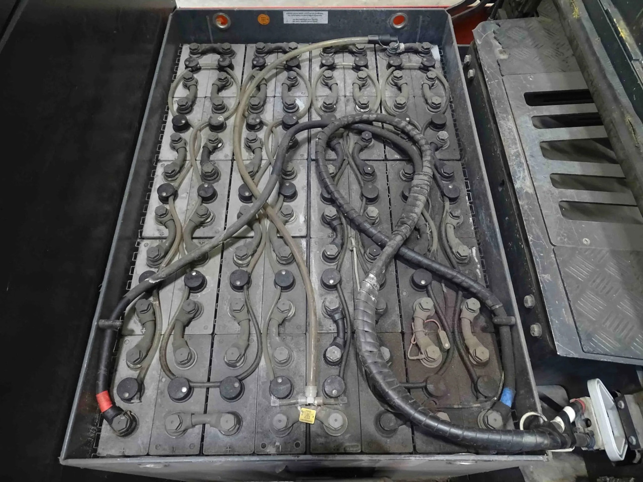 Linde P250 - Складські тягач: фото 4 Linde P250 - Складські тягач: фото 4