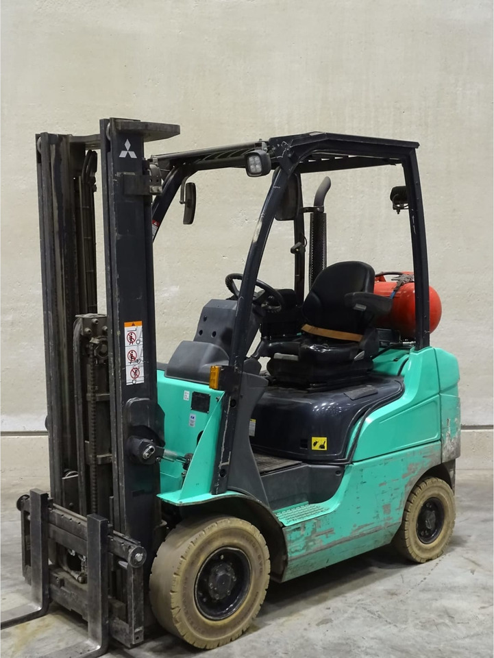 Mitsubishi FG18NT - Газовий навантажувач: фото 1 Mitsubishi FG18NT - Газовий навантажувач: фото 1