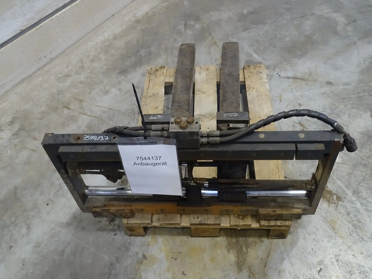 Meyer Fork positioner - Навісне обладнання в категорії Вантажно-розвантажувальна техніка: фото 4 Meyer Fork positioner - Навісне обладнання в категорії Вантажно-розвантажувальна техніка: фото 4