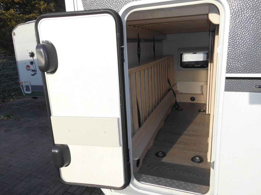 Hobby DE LUXE EDITION 560 KMFe 1 Hand XT-Mover Garage - Причіп дача: фото 4 Hobby DE LUXE EDITION 560 KMFe 1 Hand XT-Mover Garage - Причіп дача: фото 4