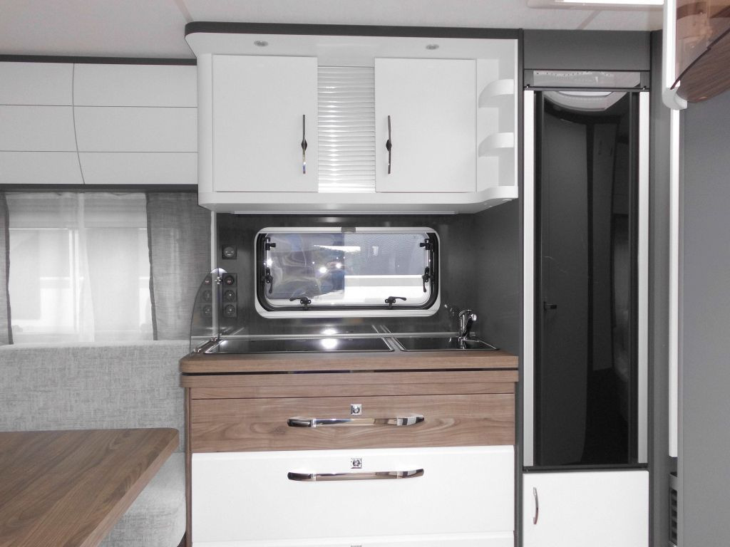 Hobby Excellent Edition 540 UL 2026 AUTARK TEPPICH 180 - Причіп дача: фото 1 Hobby Excellent Edition 540 UL 2026 AUTARK TEPPICH 180 - Причіп дача: фото 1