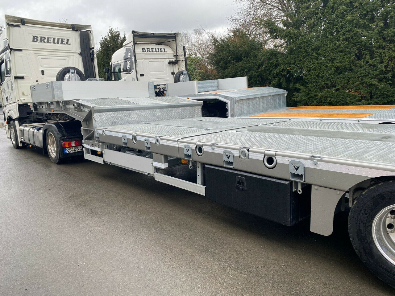 VEGA Verzinkt+LIFT+LENKACHSE+LED - Низькорамна платформа напівпричіп: фото 4 VEGA Verzinkt+LIFT+LENKACHSE+LED - Низькорамна платформа напівпричіп: фото 4