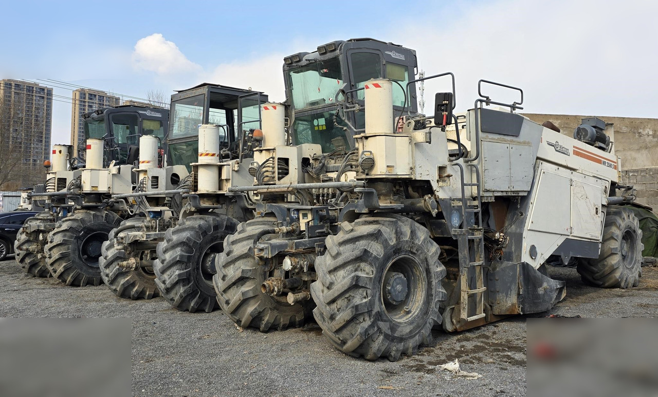 2010 WIRTGEN WR2500S - Cтабілізатор грунту: фото 1 2010 WIRTGEN WR2500S - Cтабілізатор грунту: фото 1