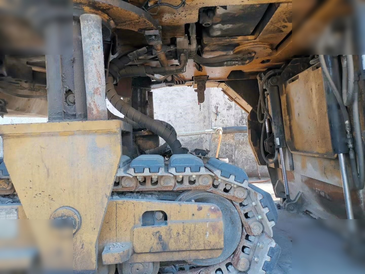 2011 CATERPILLAR PM-200 - Дорожня фреза: фото 4 2011 CATERPILLAR PM-200 - Дорожня фреза: фото 4