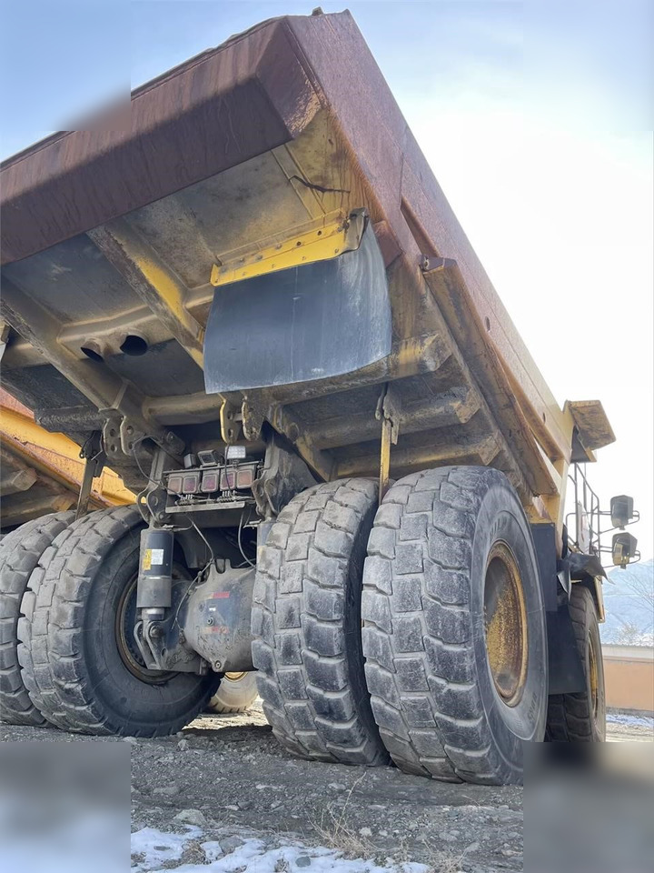 2011 KOMATSU HD465-7 - Кар'єрний самоскид: фото 5 2011 KOMATSU HD465-7 - Кар'єрний самоскид: фото 5