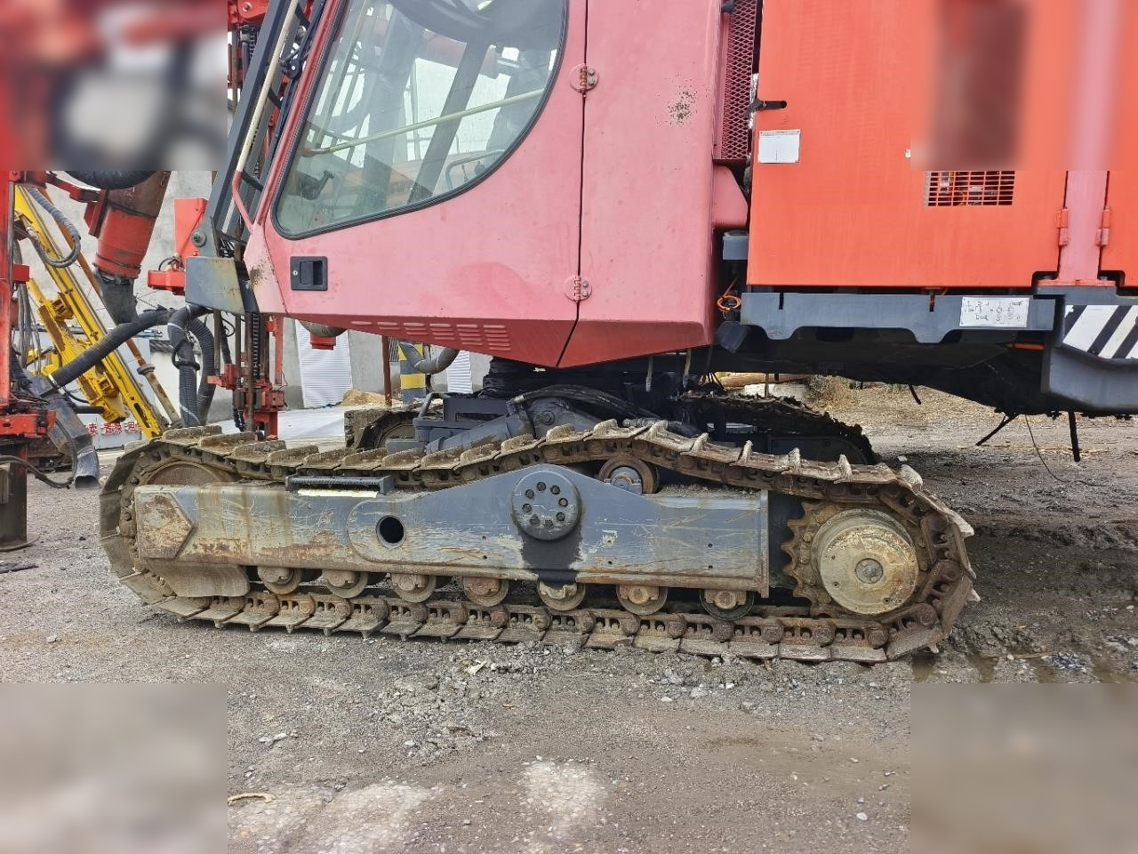 2011 SANDVIK DX800 - Бурова установка: фото 3 2011 SANDVIK DX800 - Бурова установка: фото 3