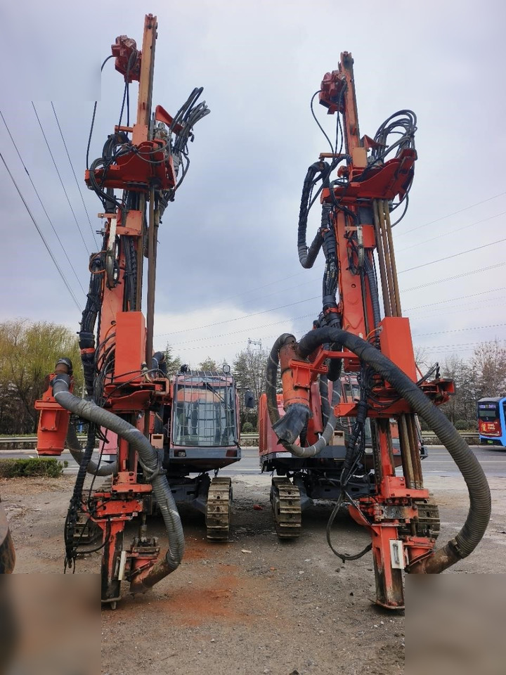 2011 SANDVIK DX800 - Бурова установка: фото 2 2011 SANDVIK DX800 - Бурова установка: фото 2