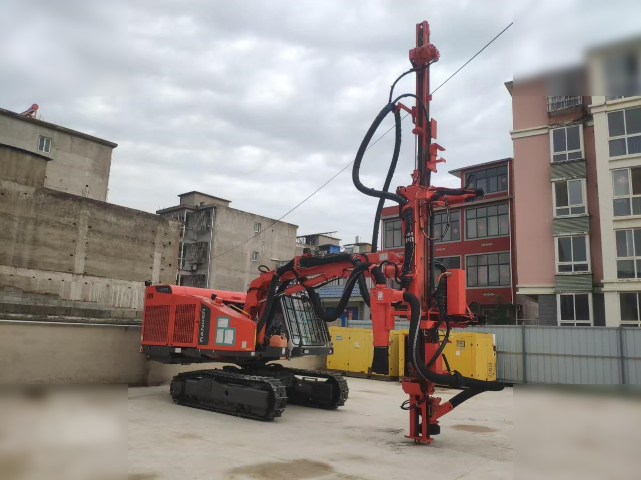 2023 SANDVIK DX800 - Бурова установка: фото 4 2023 SANDVIK DX800 - Бурова установка: фото 4