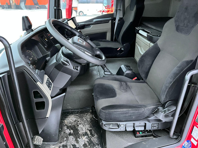 Interior photo 1: Рефрижератор вантажівка MAN TGL 8.220 4x2 THERMOKING V-800MAX / BOX L=6135 mm