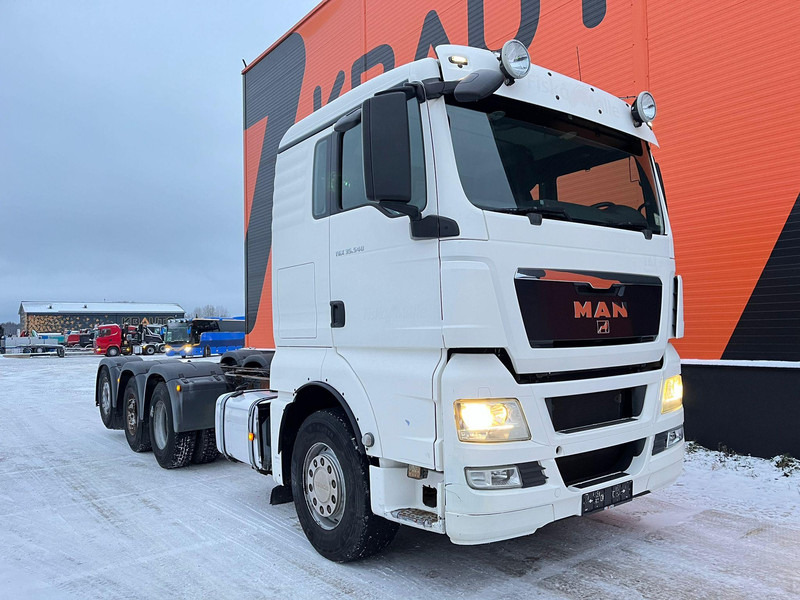 MAN TGX 35.540 8x4*4 9 TON FRONT AXLE / HYDRAULICS / PTO / INTARDER / CHASSIS L=6850 mm - Вантажівка шасі: фото 4 MAN TGX 35.540 8x4*4 9 TON FRONT AXLE / HYDRAULICS / PTO / INTARDER / CHASSIS L=6850 mm - Вантажівка шасі: фото 4