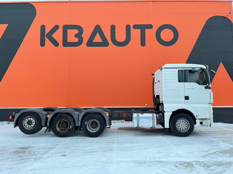 MAN TGX 35.540 8x4*4 9 TON FRONT AXLE / HYDRAULICS / PTO / INTARDER / CHASSIS L=6850 mm - Вантажівка шасі: фото 5 MAN TGX 35.540 8x4*4 9 TON FRONT AXLE / HYDRAULICS / PTO / INTARDER / CHASSIS L=6850 mm - Вантажівка шасі: фото 5