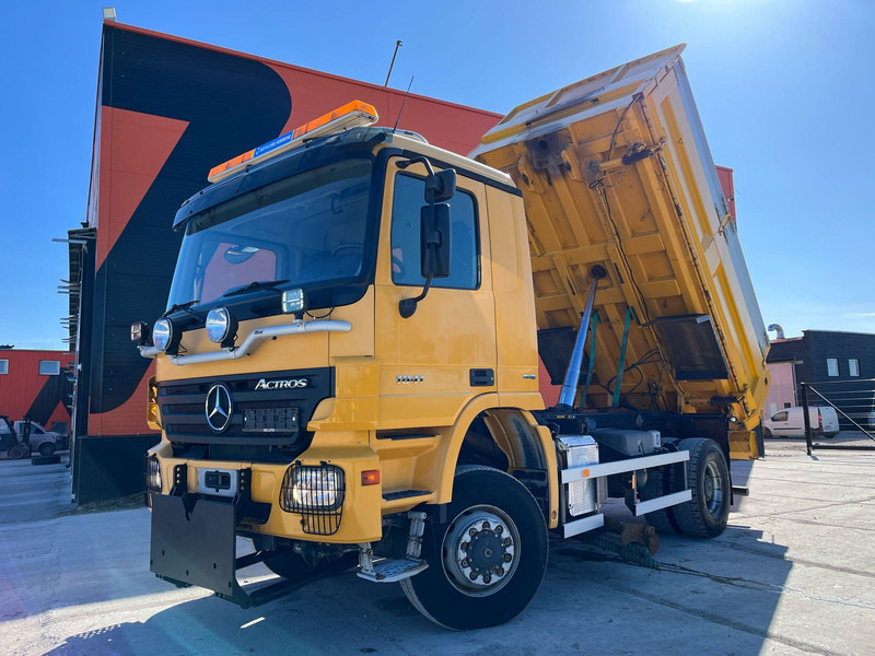 Mercedes-Benz Actros 1841 4x4 SNOW PLOW EQUIPMENT / UNDERBODY SCRAPER / BOX L=4495 mm - Самоскид вантажівка: фото 2 Mercedes-Benz Actros 1841 4x4 SNOW PLOW EQUIPMENT / UNDERBODY SCRAPER / BOX L=4495 mm - Самоскид вантажівка: фото 2