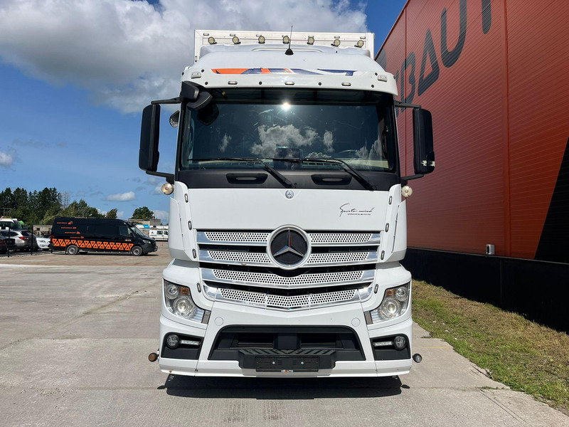 Mercedes-Benz Actros 2551 6x2*4 BOX L=7401mm - Вантажівка з закритим кузовом: фото 3 Mercedes-Benz Actros 2551 6x2*4 BOX L=7401mm - Вантажівка з закритим кузовом: фото 3