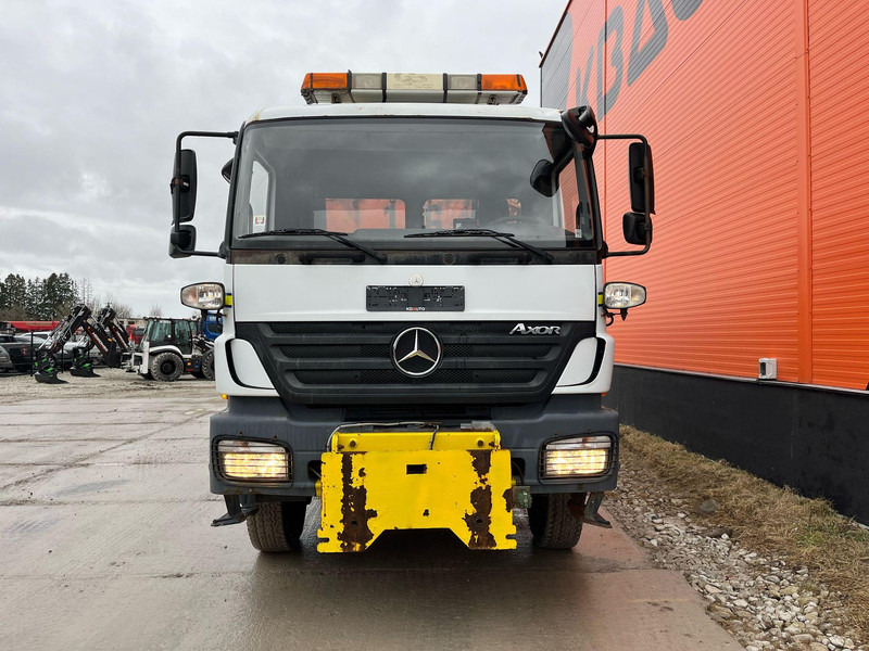 Mercedes-Benz Axor 1824 4x4 POSSIBLE TO BUY WITH SPREADER & FRONT PLOW - Самоскид вантажівка: фото 3 Mercedes-Benz Axor 1824 4x4 POSSIBLE TO BUY WITH SPREADER & FRONT PLOW - Самоскид вантажівка: фото 3