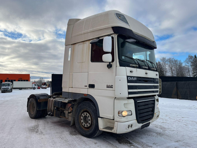 DAF XF 105.410 4x2 NOT ROADWORTHY ! / HYDRAULICS - Тягач: фото 4 DAF XF 105.410 4x2 NOT ROADWORTHY ! / HYDRAULICS - Тягач: фото 4