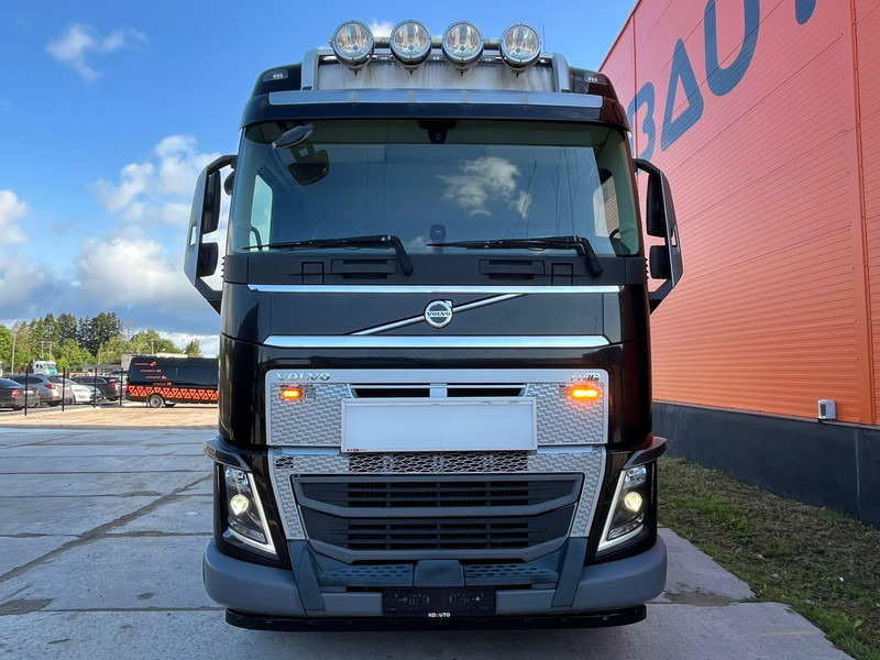 Volvo FH 16 750 8x4 GCW 90 ton / DOLLY / RETARDER - Тягач: фото 2 Volvo FH 16 750 8x4 GCW 90 ton / DOLLY / RETARDER - Тягач: фото 2
