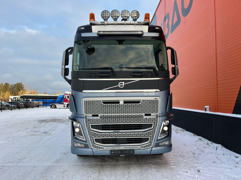 Volvo FH 16 650 6x4 TANDEM AXLE LIFT - Лісовоз, Вантажівка з маніпулятором: фото 3 Volvo FH 16 650 6x4 TANDEM AXLE LIFT - Лісовоз, Вантажівка з маніпулятором: фото 3