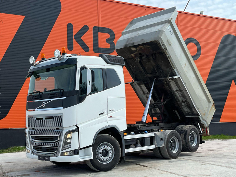 Volvo FH 16 750 6x4 RETARDER / TANDEM AXLE LIFT / BIG AXLES / BOX L=4701 mm - Самоскид вантажівка: фото 2 Volvo FH 16 750 6x4 RETARDER / TANDEM AXLE LIFT / BIG AXLES / BOX L=4701 mm - Самоскид вантажівка: фото 2