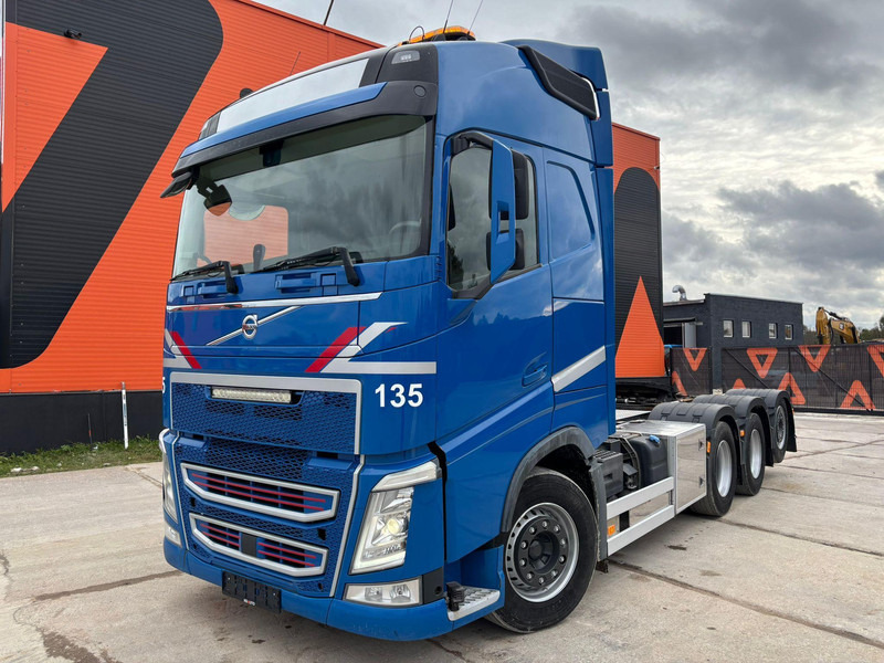 Volvo FH 500 8x4*4 FOR SALE AS CHASSIS / GCW 70 ton / PTO / CHASSIS L=6420 mm - Вантажівка шасі: фото 2 Volvo FH 500 8x4*4 FOR SALE AS CHASSIS / GCW 70 ton / PTO / CHASSIS L=6420 mm - Вантажівка шасі: фото 2