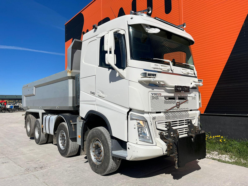 Volvo FH 540 8x4 RETARDER / TANDEM AXLE LIFT / BIG AXLES / BOX L=5704 mm - Самоскид вантажівка: фото 4 Volvo FH 540 8x4 RETARDER / TANDEM AXLE LIFT / BIG AXLES / BOX L=5704 mm - Самоскид вантажівка: фото 4