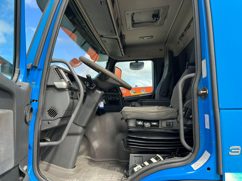 Бортова вантажівка/ Платформа, Вантажівка з маніпулятором Volvo FM 9 300 6x2*4 HIAB 085D-3 / PLATFORM L=6320 mm: фото 20