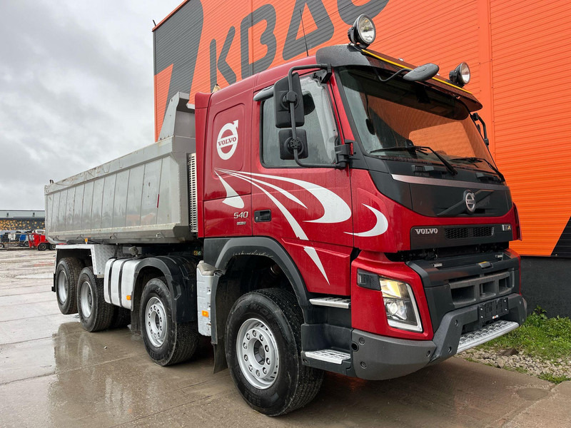 Volvo FMX 540 8x4 RETARDER / TANDEM AXLE LIFT / BIG AXLES / BOX L=5703 mm - Самоскид вантажівка: фото 4 Volvo FMX 540 8x4 RETARDER / TANDEM AXLE LIFT / BIG AXLES / BOX L=5703 mm - Самоскид вантажівка: фото 4