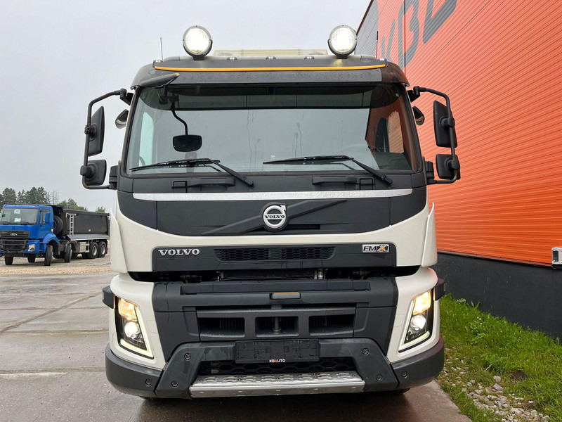 Volvo FMX 540 8x4 TANDEM AXLE LIFT / BIG AXLES / BOX L=5695 mm - Самоскид вантажівка: фото 3 Volvo FMX 540 8x4 TANDEM AXLE LIFT / BIG AXLES / BOX L=5695 mm - Самоскид вантажівка: фото 3
