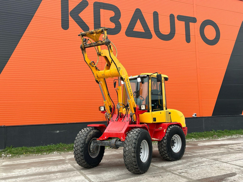 Volvo L 30 B-Z/X 4x4 AC / QUICK COUPLER - Колісний навантажувач: фото 1 Volvo L 30 B-Z/X 4x4 AC / QUICK COUPLER - Колісний навантажувач: фото 1